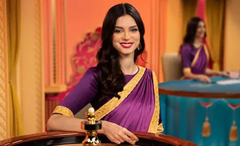 Hình ảnh một chú gà chọi Campuchia nổi tiếng với dáng vẻ oai vệ và phong thái chiến thắng.